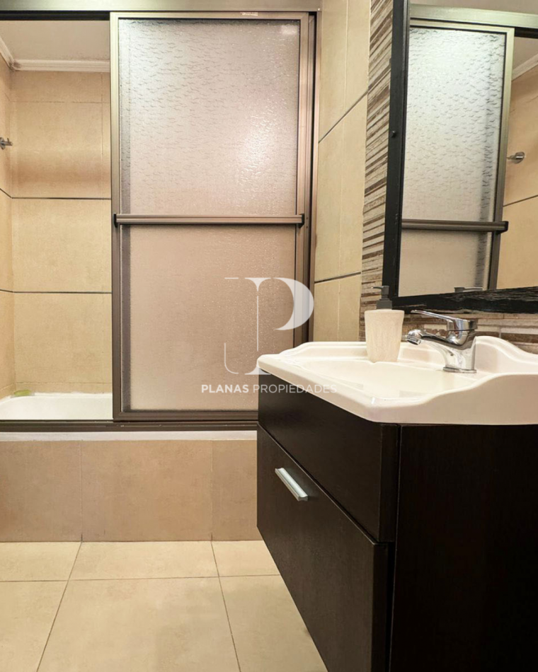 EN VENTA MODERNO DEPARTAMENTO 2 DORMITORIOS ZONA PARQUE