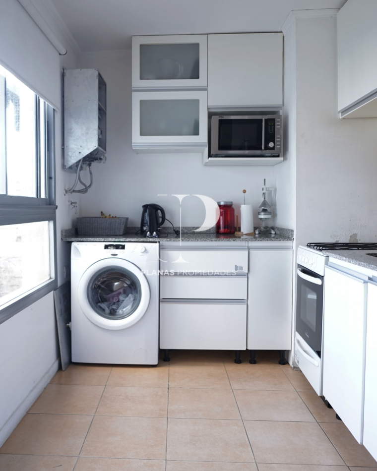 EN VENTA MODERNO DEPARTAMENTO 2 DORMITORIOS ZONA PARQUE