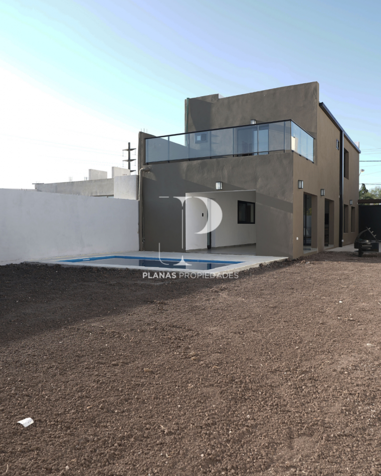 EN VENTA: CASA A ESTRENAR EN BARRIO LAPACHOS II PARACAO