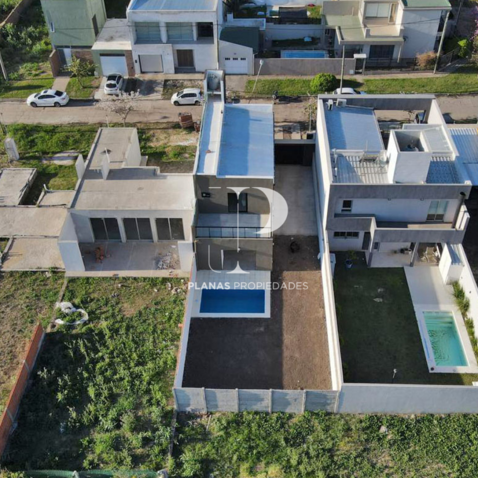 EN VENTA: CASA A ESTRENAR EN BARRIO LAPACHOS II PARACAO