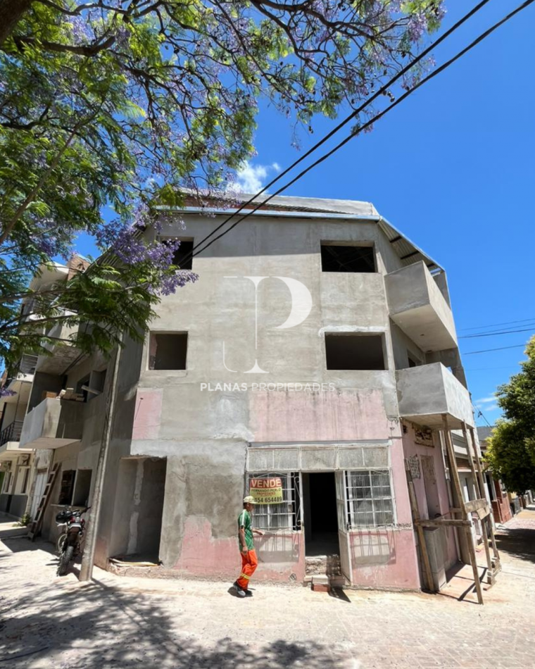EN VENTA DEPARTAMENTO PLANTA BAJA ESQUINA ROSARIO DEL TALA Y SANTA CRUZ