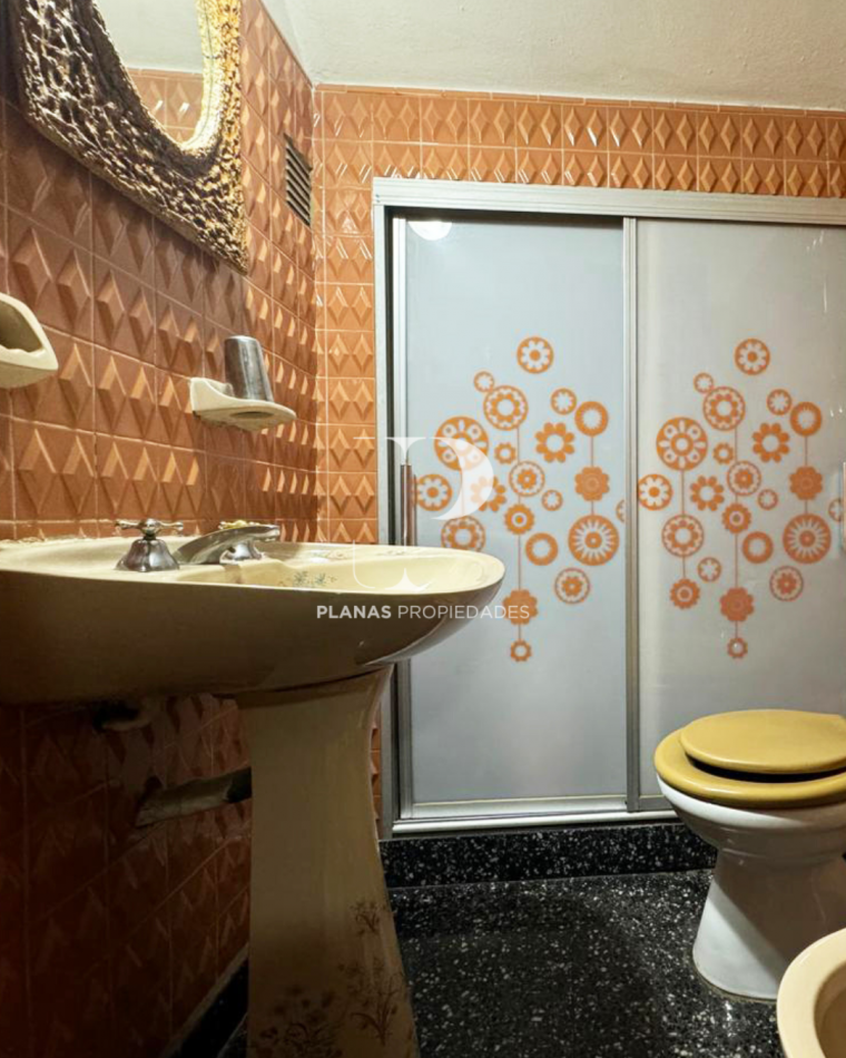 EN VENTA CASA ZONA CENTRO/PARQUE