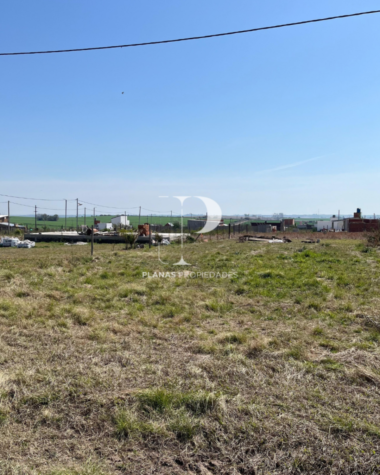 SE VENDE LOTE EN CALLE PRINCIPAL URBANIZACION LOMA HERMOSA