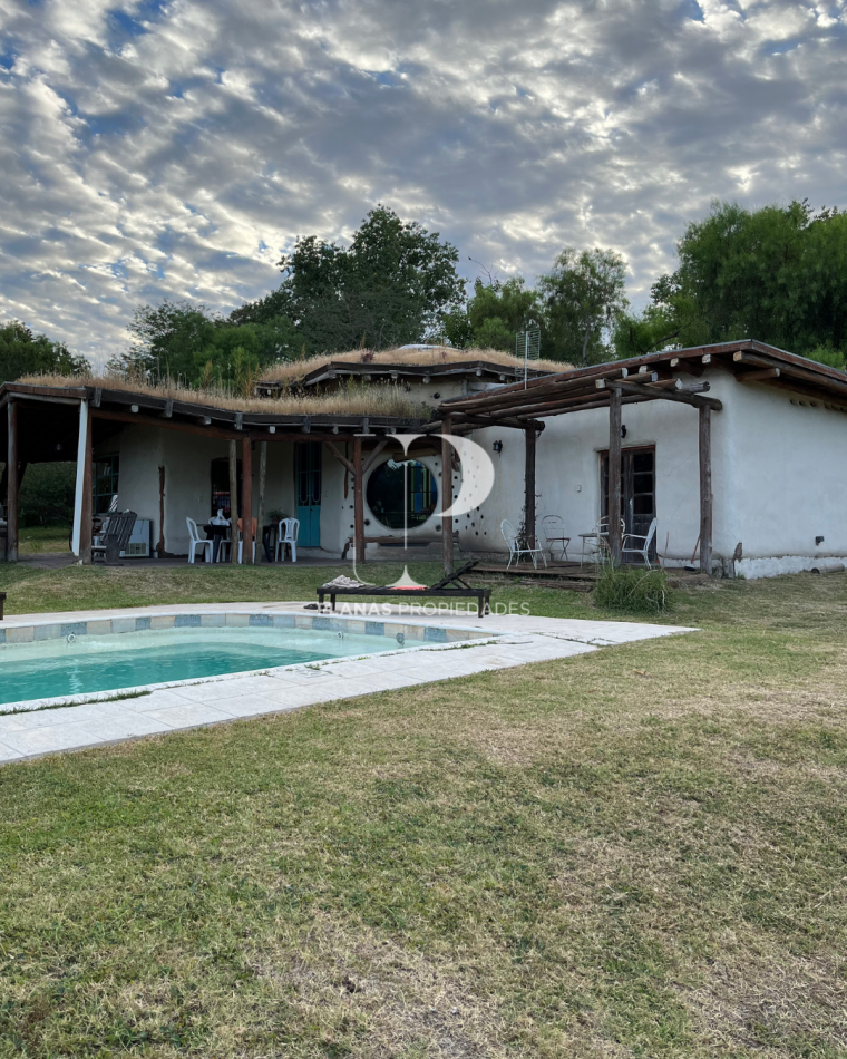 SE VENDE ESPECTACULAR QUINTA EN LA PICADA