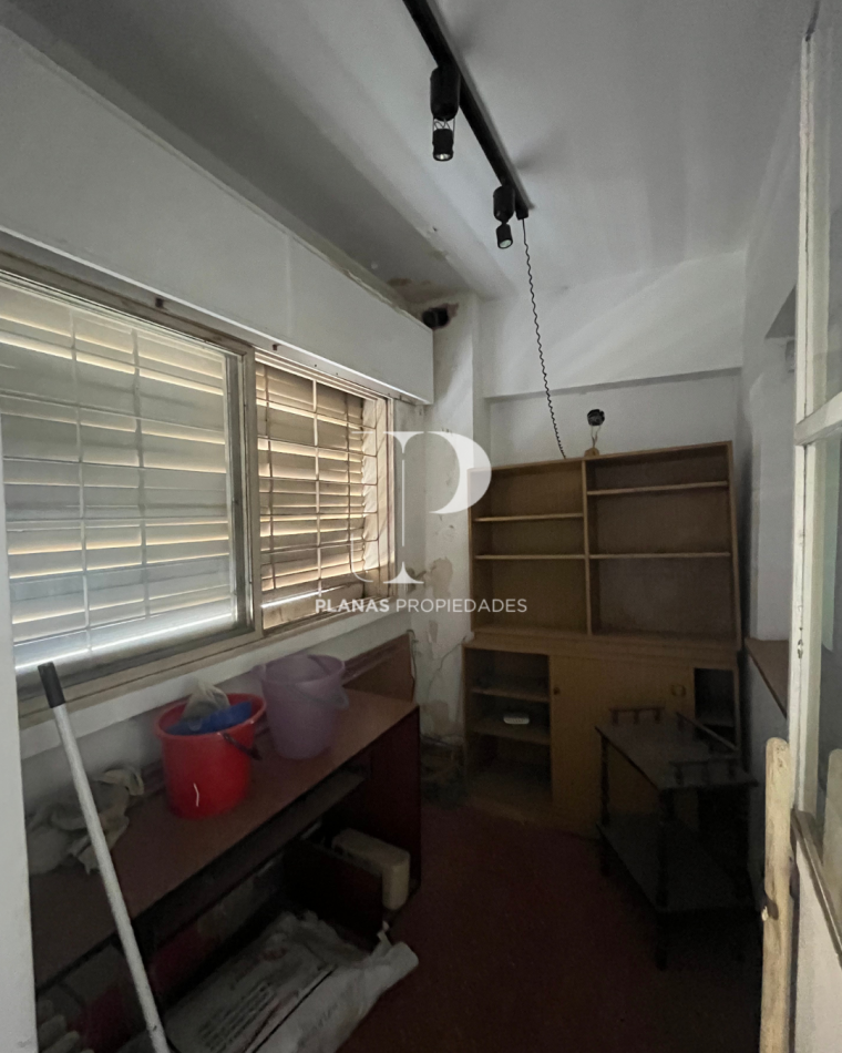 SE ALQUILA DEPARTAMENTO 2 DORMITORIOS APTO OFICINA SOBRE PEATONAL