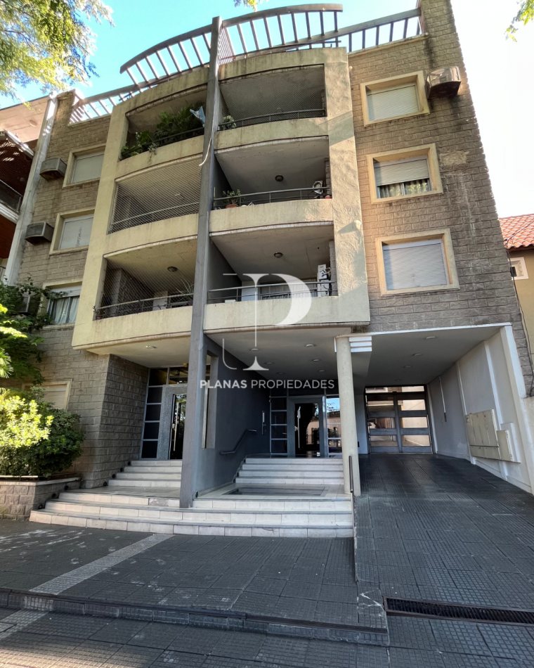 EN VENTA MODERNA OFICINA EN ZONA PARQUE URQUIZA