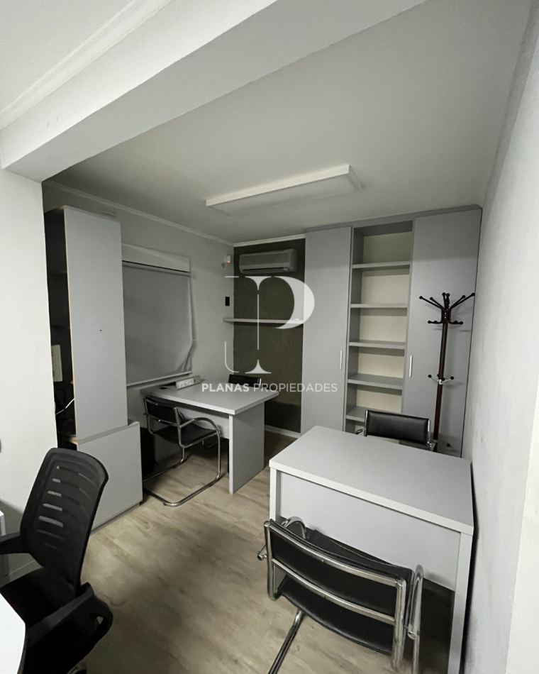 EN VENTA MODERNA OFICINA EN ZONA PARQUE URQUIZA