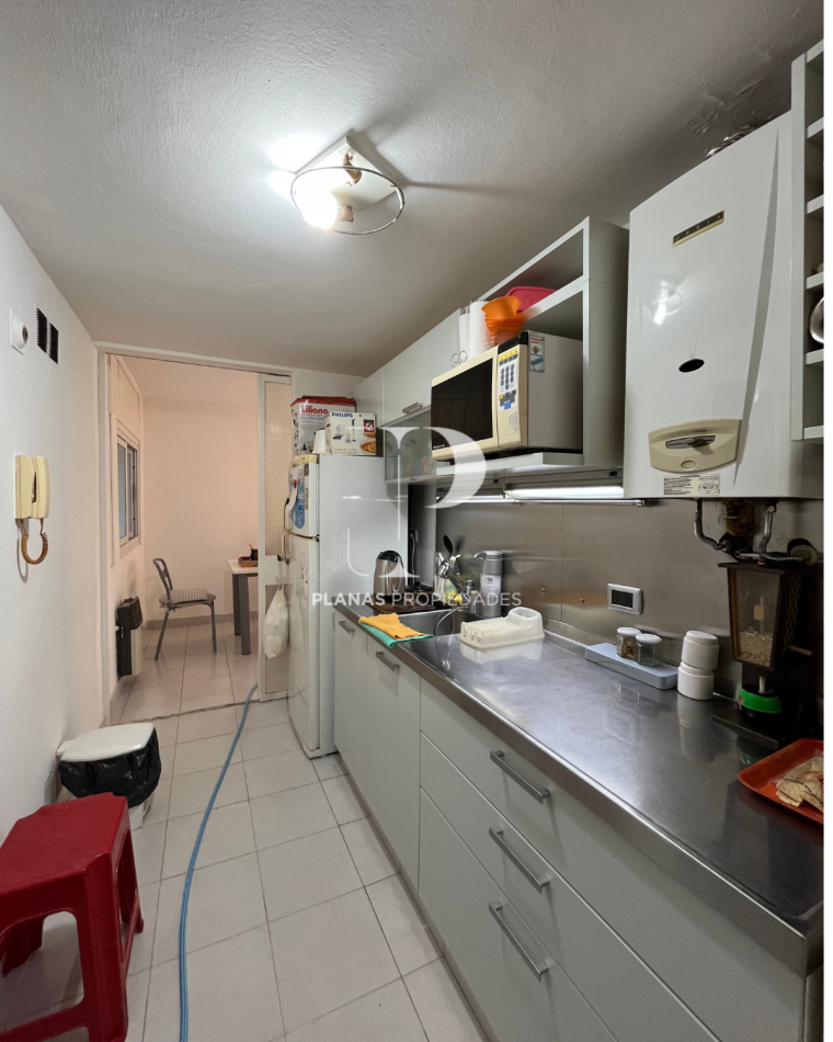 EN VENTA DEPARTAMENTO 3 DORMITORIOS ZONA CENTRO PATIO Y COCHERA