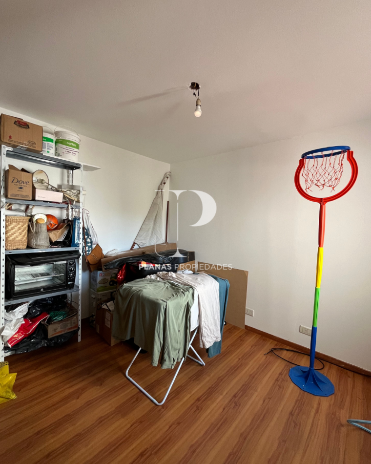EN VENTA DEPARTAMENTO 3 DORMITORIOS ZONA CENTRO PATIO Y COCHERA