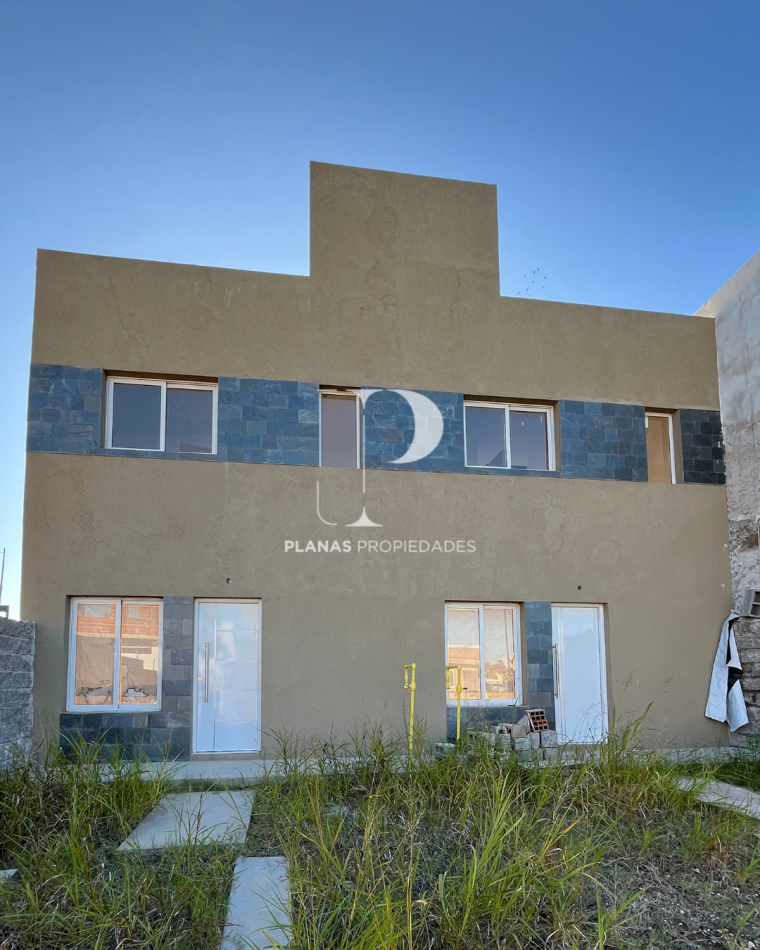 EN VENTA DUPLEX A ESTRENAR EN BARRIO PARACAO