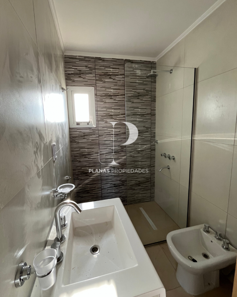EN VENTA DUPLEX A ESTRENAR EN BARRIO PARACAO