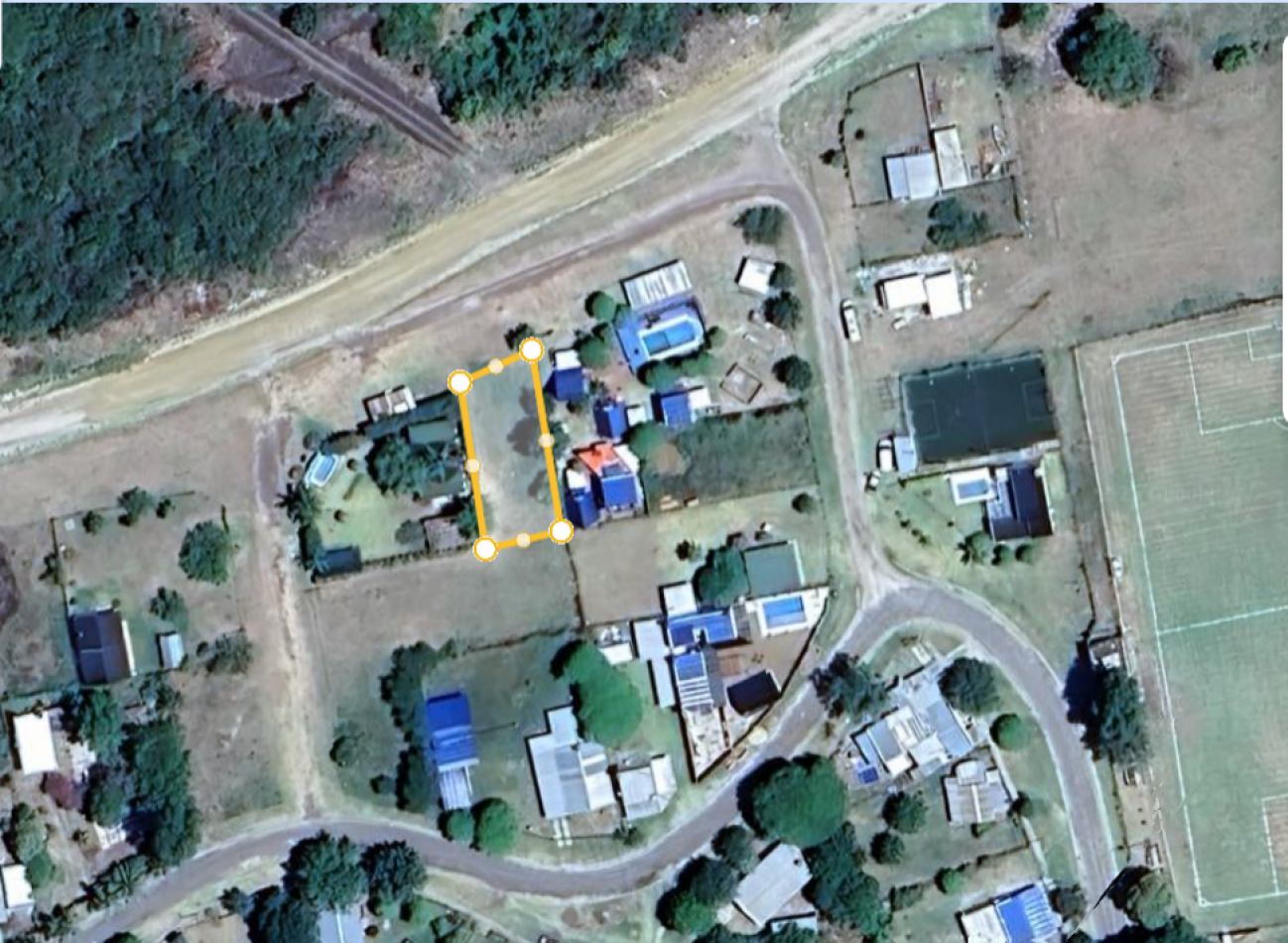 SE VENDE LOTE NIVELADO Y ESCRITURADO EN PIEDRAS BLANCAS