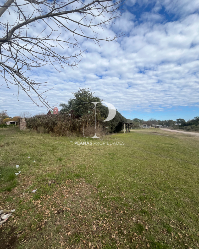 SE VENDE LOTE NIVELADO Y ESCRITURADO EN PIEDRAS BLANCAS
