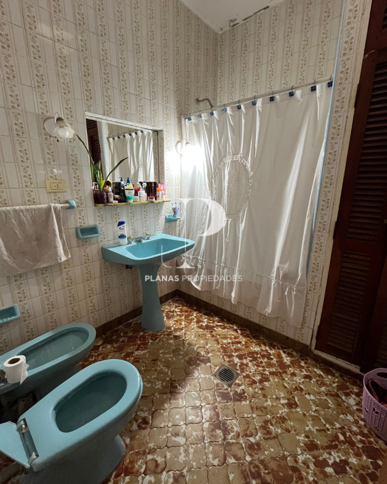 INGRESA A LA VENTA HERMOSA CASA 3 DORMITORIOS ZONA ALMAFUERTE