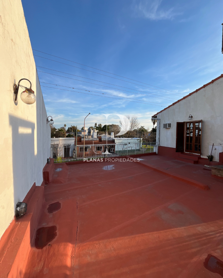 INGRESA A LA VENTA HERMOSA CASA 3 DORMITORIOS ZONA ALMAFUERTE