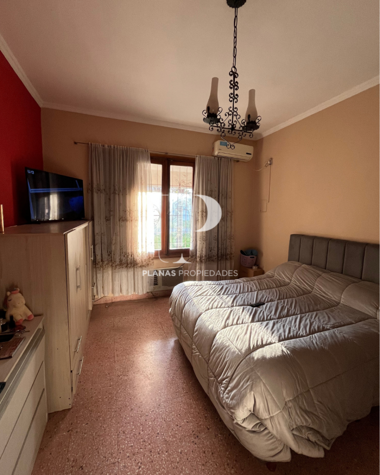 INGRESA A LA VENTA HERMOSA CASA 3 DORMITORIOS ZONA ALMAFUERTE