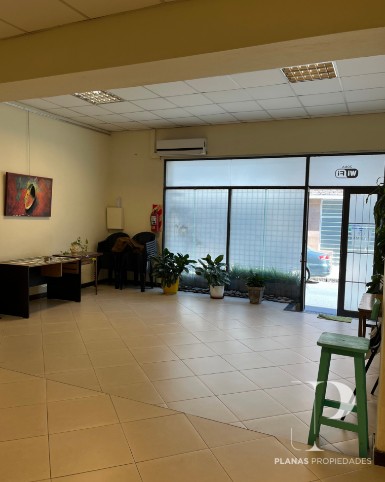 EN VENTA LOCAL COMERCIAL ZONA CENTRO