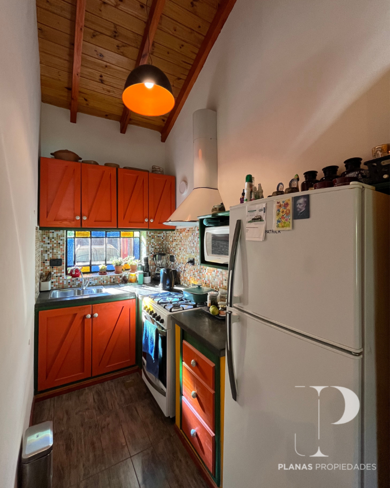 NUEVO PRECIO!! // SE VENDE CASA 2 DORMITORIOS, ZONA TOMA NUEVA