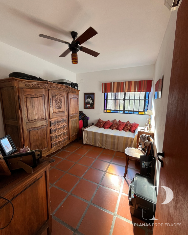 NUEVO PRECIO!! // SE VENDE CASA 2 DORMITORIOS, ZONA TOMA NUEVA