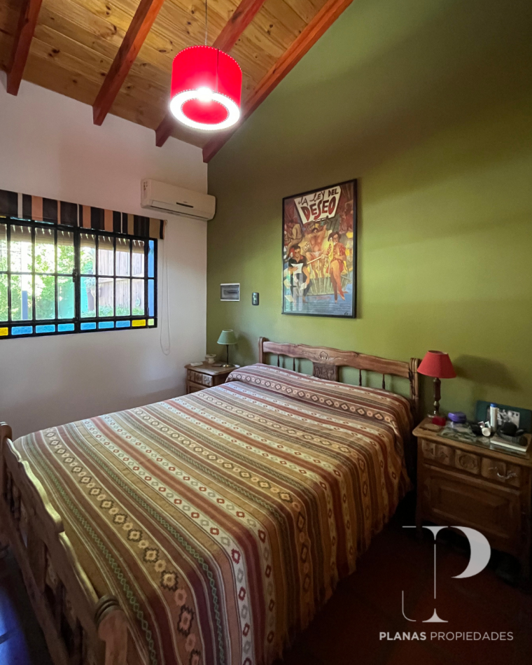 NUEVO PRECIO!! // SE VENDE CASA 2 DORMITORIOS, ZONA TOMA NUEVA