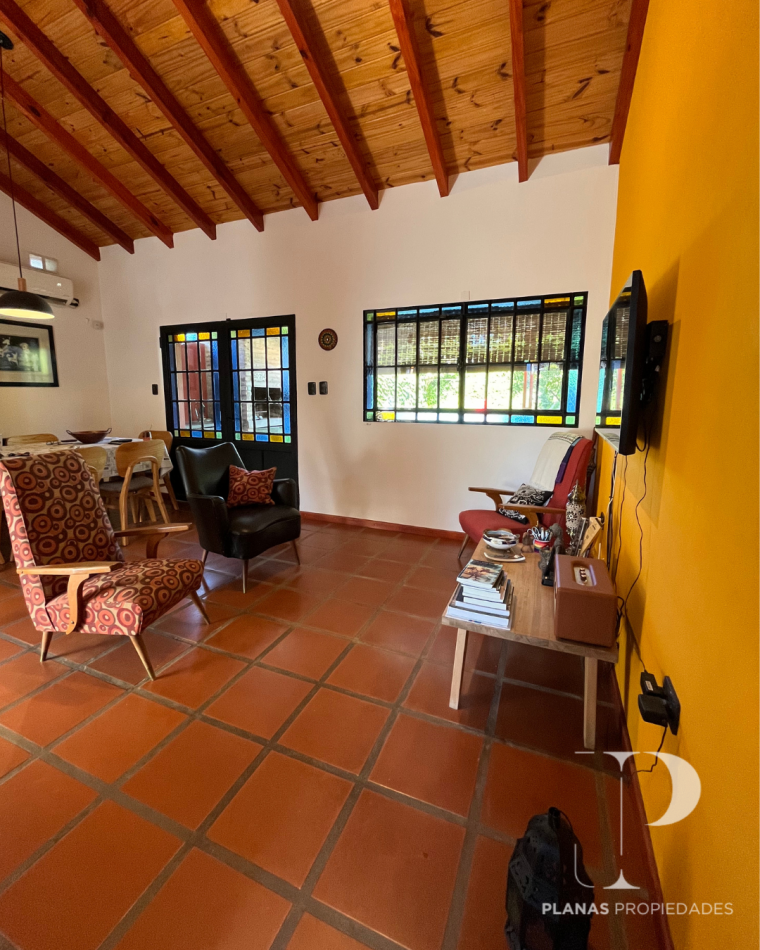 NUEVO PRECIO!! // SE VENDE CASA 2 DORMITORIOS, ZONA TOMA NUEVA