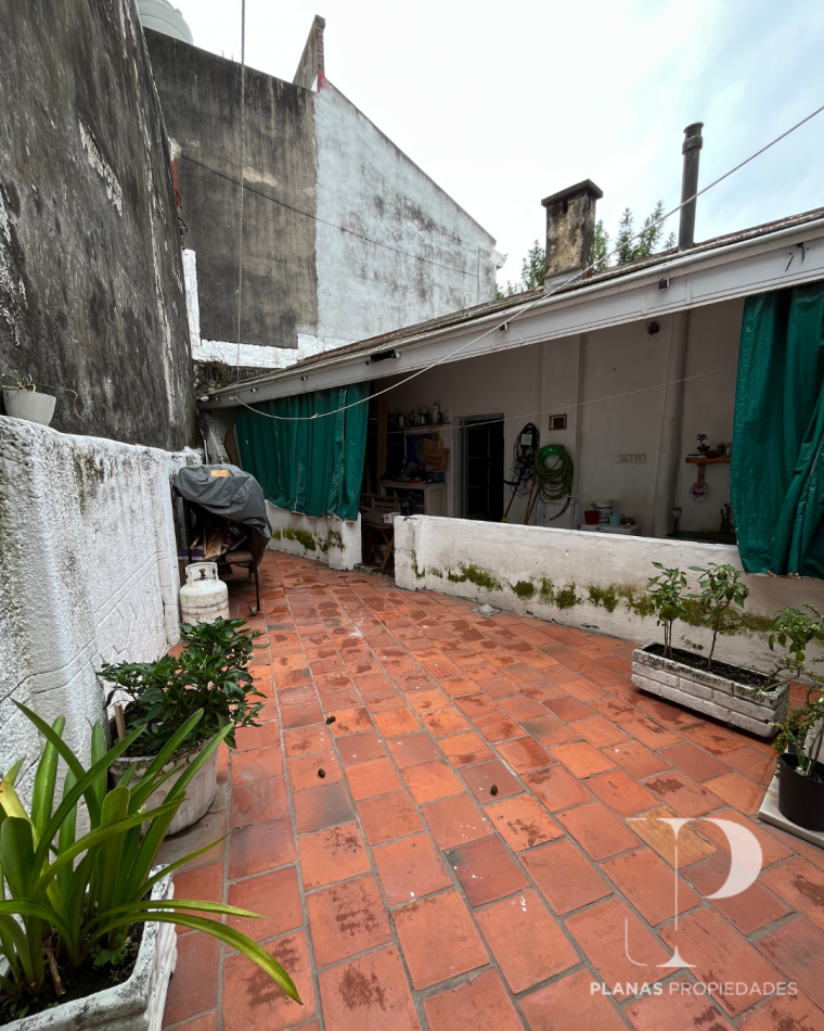 SE VENDE CASA - ZONA SANTA TERESITA