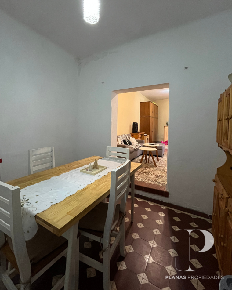 SE VENDE CASA - ZONA SANTA TERESITA