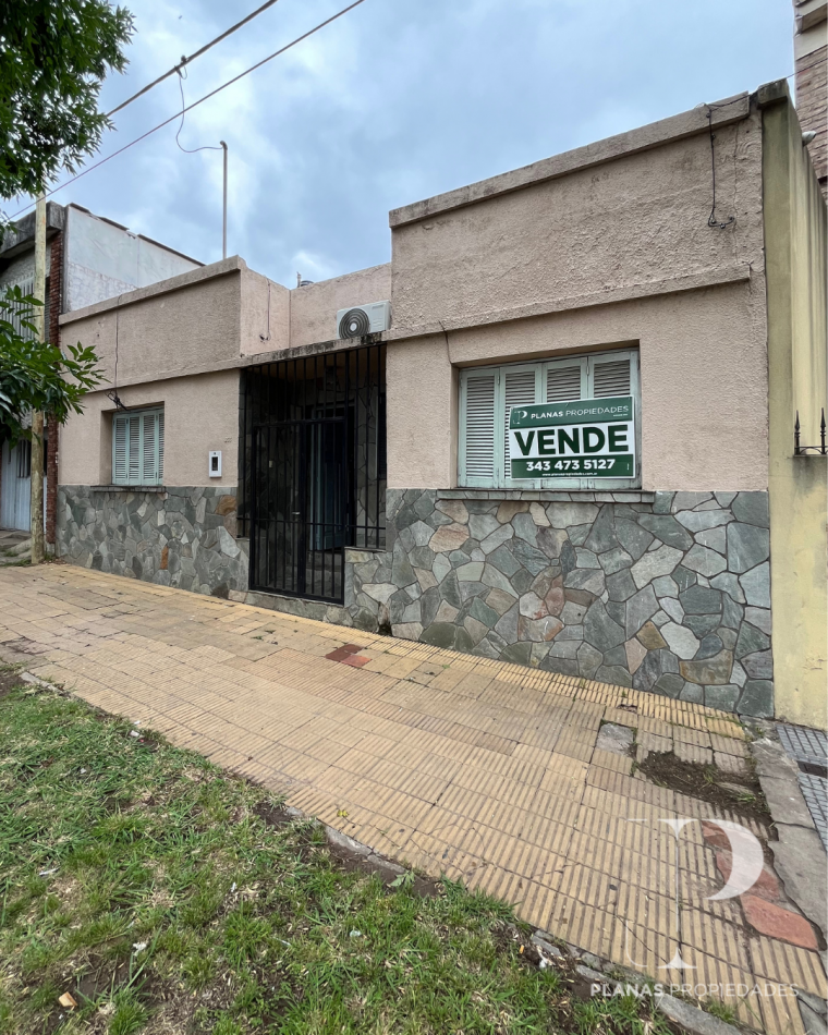SE VENDE CASA - ZONA SANTA TERESITA