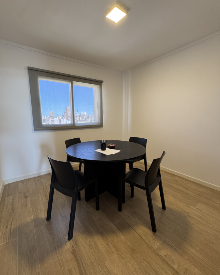 SE ALQUILA OFICINA SEMIPISO CON VISTA AL RIO ZONA CENTRO