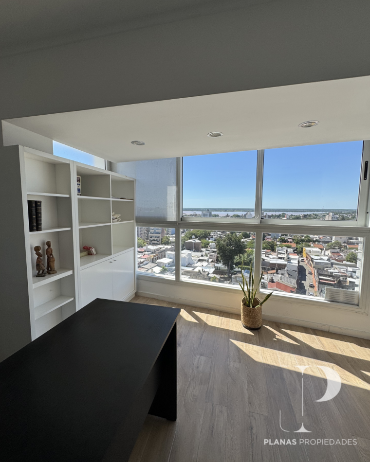 SE ALQUILA OFICINA SEMIPISO CON VISTA AL RIO ZONA CENTRO