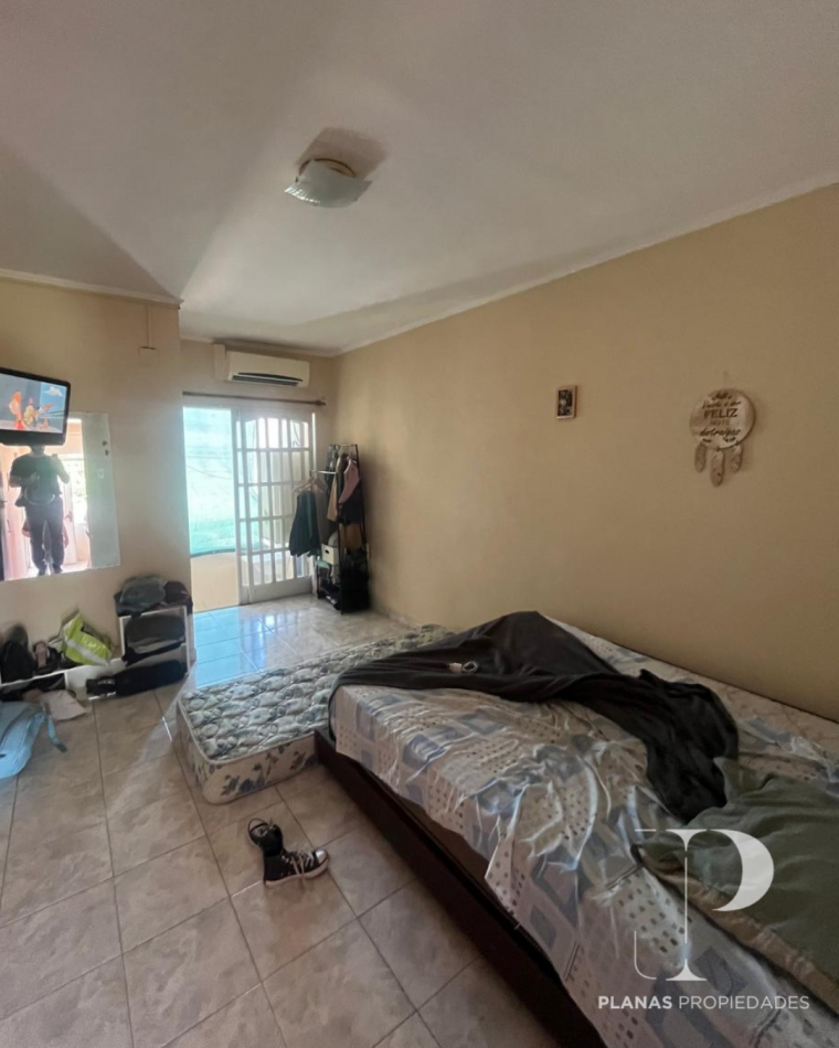 EN VENTA 3X1 - SE VENDEN 3 PROPIEDADES JUNTAS AL VALOR DE 1 - SE VENDE CASA PLANTA BAJA + 2 DEPARTAMENTOS DE UN DORMITORIO - 3 DE FEBRERO Y BROWN