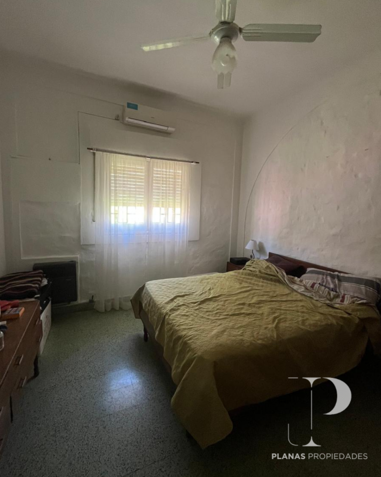 EN VENTA 3X1 - SE VENDEN 3 PROPIEDADES JUNTAS AL VALOR DE 1 - SE VENDE CASA PLANTA BAJA + 2 DEPARTAMENTOS DE UN DORMITORIO - 3 DE FEBRERO Y BROWN
