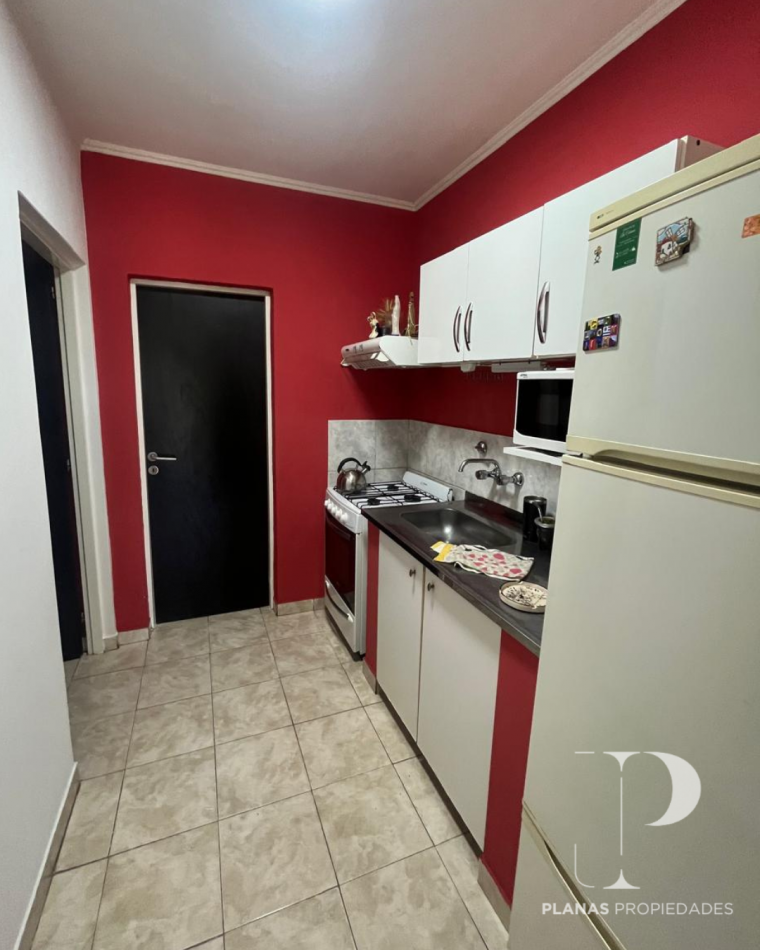 EN VENTA 3X1 - SE VENDEN 3 PROPIEDADES JUNTAS AL VALOR DE 1 - SE VENDE CASA PLANTA BAJA + 2 DEPARTAMENTOS DE UN DORMITORIO - 3 DE FEBRERO Y BROWN