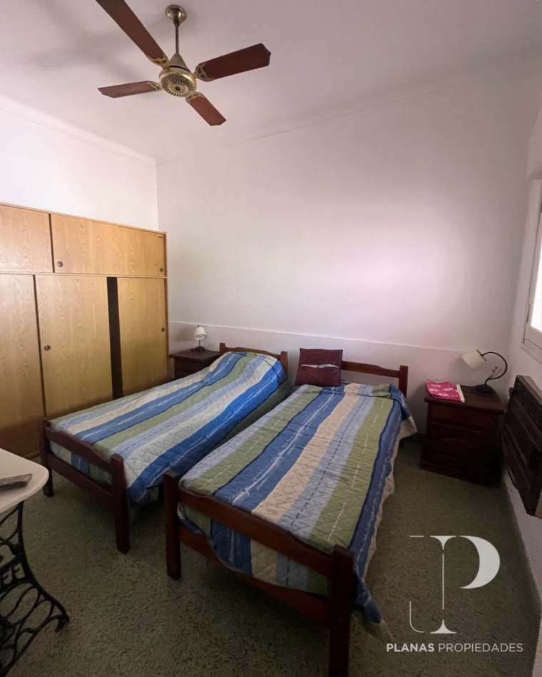 EN VENTA 3X1 - SE VENDEN 3 PROPIEDADES JUNTAS AL VALOR DE 1 - SE VENDE CASA PLANTA BAJA + 2 DEPARTAMENTOS DE UN DORMITORIO - 3 DE FEBRERO Y BROWN