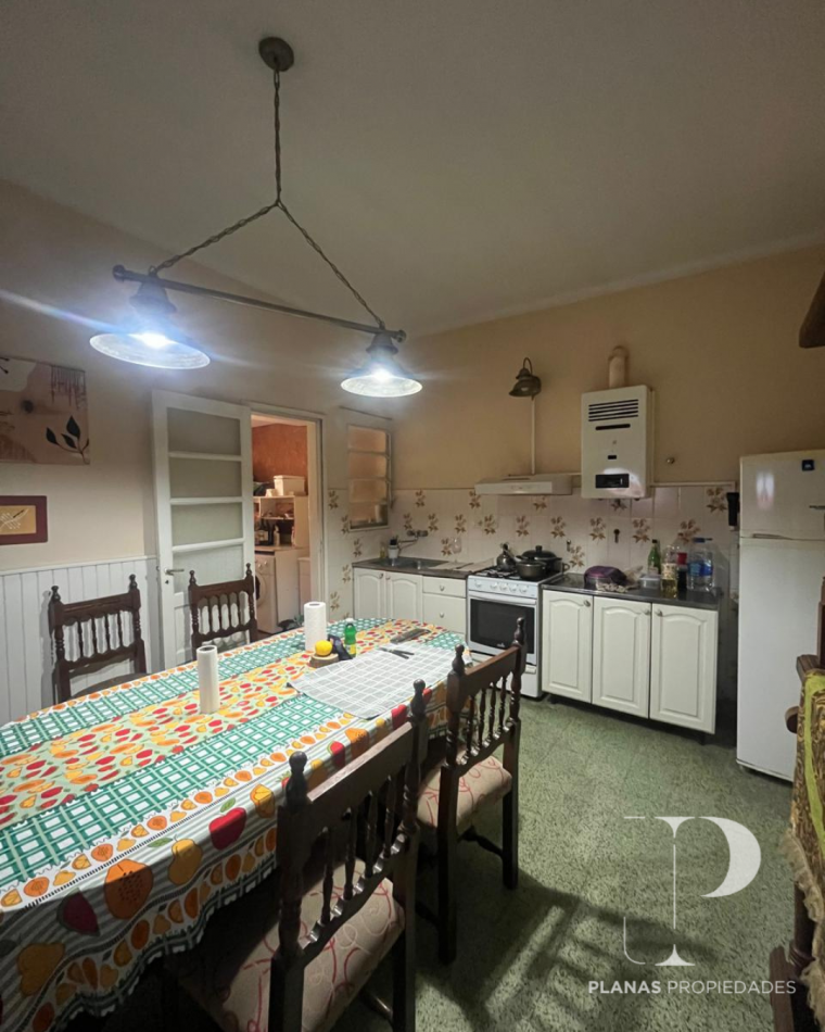 EN VENTA 3X1 - SE VENDEN 3 PROPIEDADES JUNTAS AL VALOR DE 1 - SE VENDE CASA PLANTA BAJA + 2 DEPARTAMENTOS DE UN DORMITORIO - 3 DE FEBRERO Y BROWN