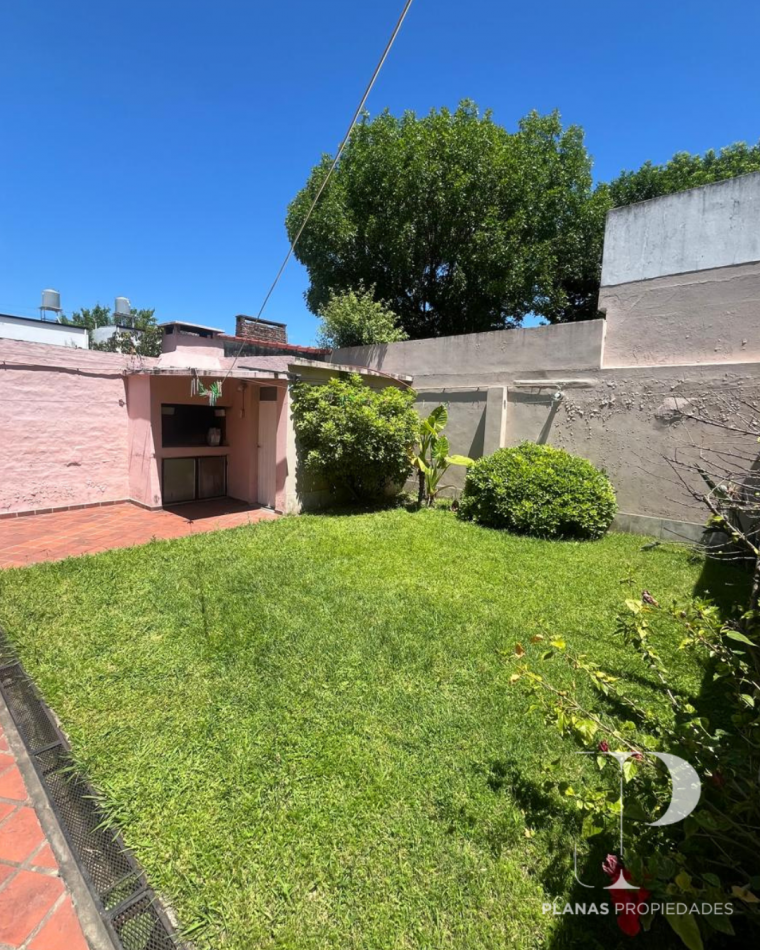 EN VENTA 3X1 - SE VENDEN 3 PROPIEDADES JUNTAS AL VALOR DE 1 - SE VENDE CASA PLANTA BAJA + 2 DEPARTAMENTOS DE UN DORMITORIO - 3 DE FEBRERO Y BROWN