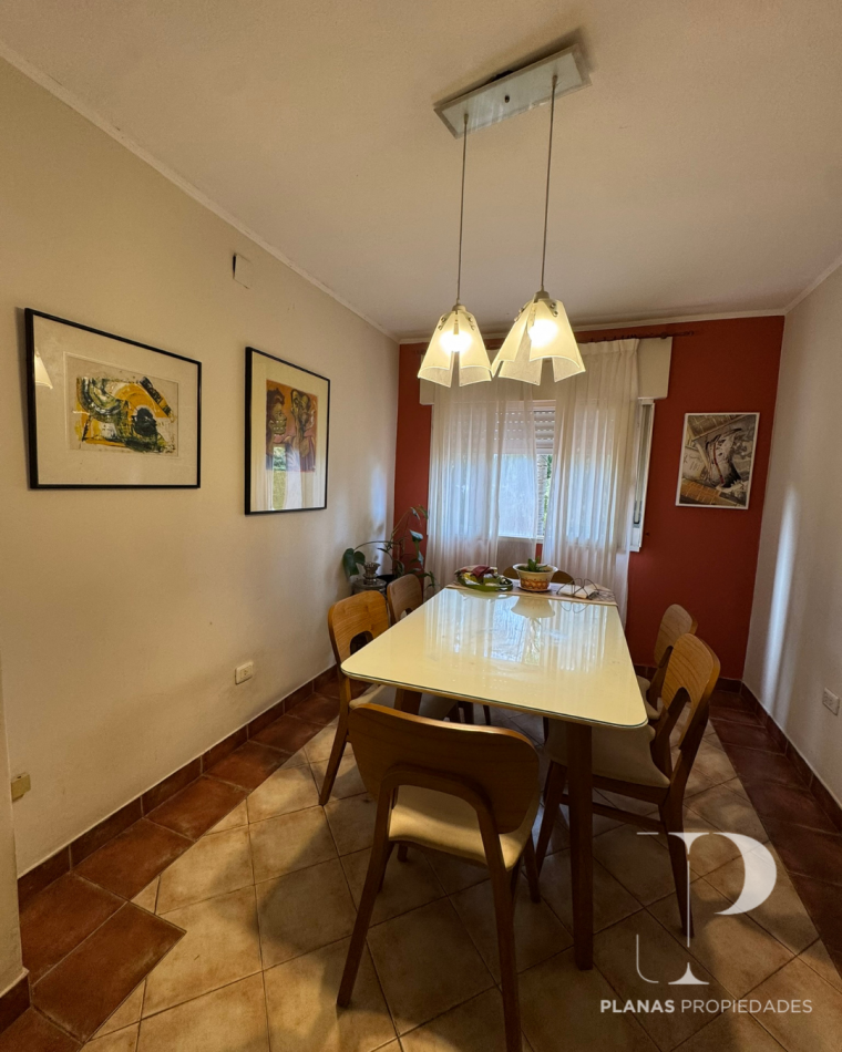 SE VENDE HERMOSO Y AMPLIO DEPARTAMENTO 3 DORMITORIOS CON COCHERA EN ZONA PARQUE URQUIZA